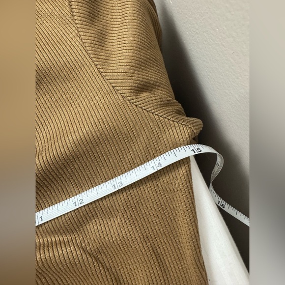 Y2K Keyhole Crop Top M Earthy Neutral Soft Knit Layering Transitional Minimalist - Picture 5 of 7